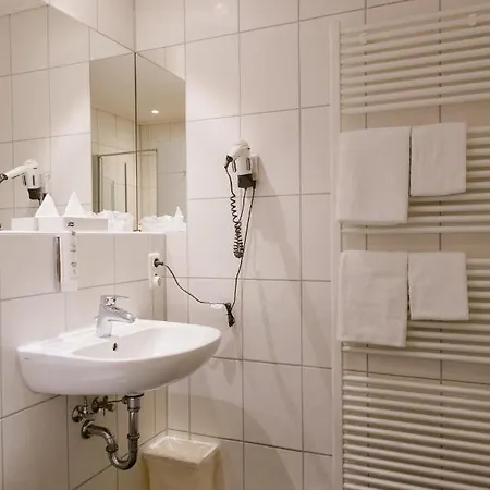 Friesen 3* イェファー