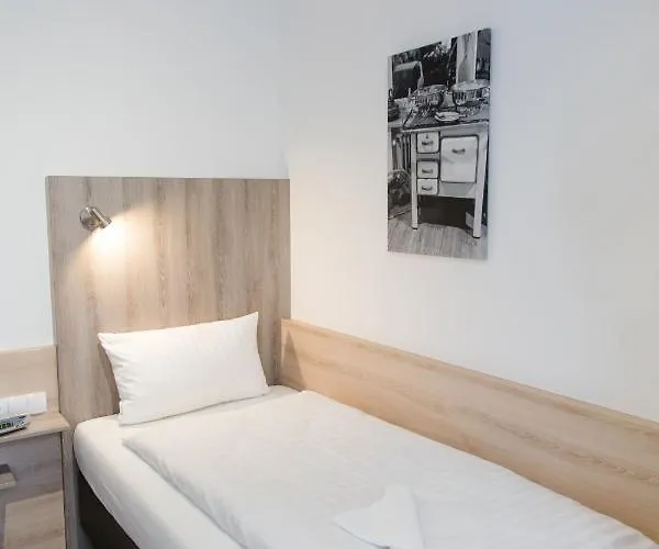 Отель Friesen Йевер