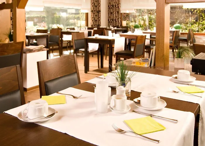 Отель Friesen Йевер